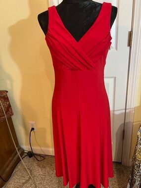 Evan Picone Vibrant Red V-Neck Sleeveless Midi Dress